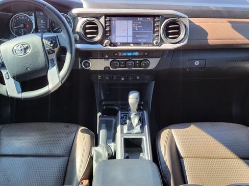 Used 2020 Toyota Tacoma Limited RWD image 5