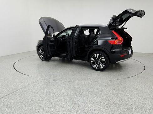 Certified 2023 Volvo XC40 B5 Ultimate w/ Protection Package Premier image 12