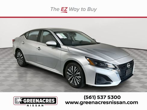 Certified 2024 Nissan Altima 2.5 SV w/ SV Premium Package FWD image 1