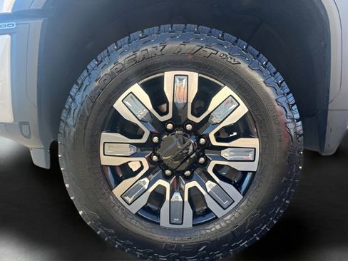 Used 2024 GMC Sierra 3500 Denali w/ Denali Reserve Package image 12