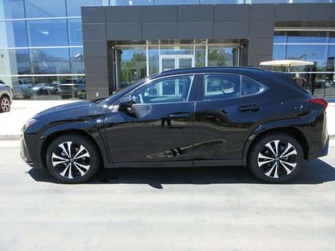 Used 2025 Lexus UX 300h AWD w/ Cold Area Package image 4
