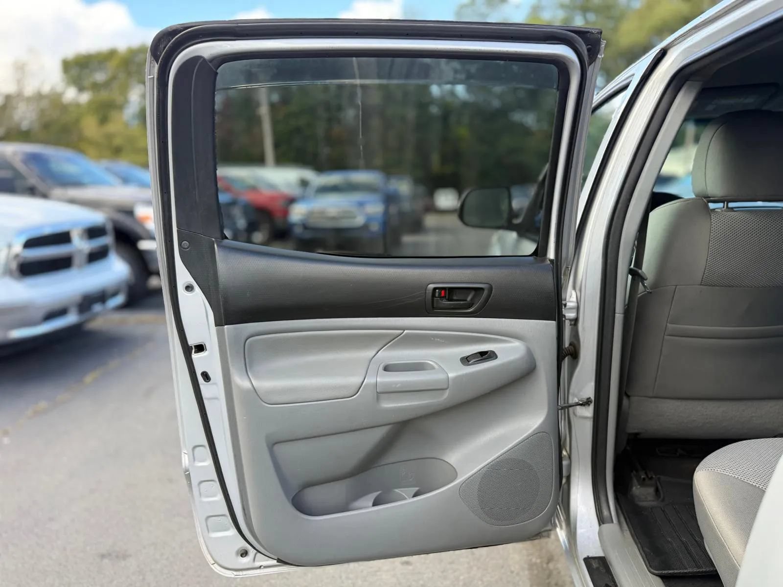 Used 2013 Toyota Tacoma 4x4 Double Cab w/ TRD Off-Road Pkg image 26