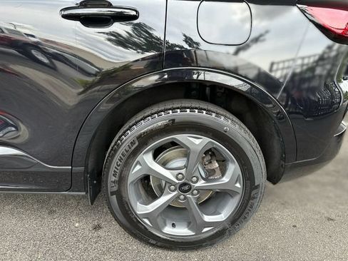 Certified 2023 Ford Escape ST-Line w/ Tech Pack #1 AWD/4WD image 10