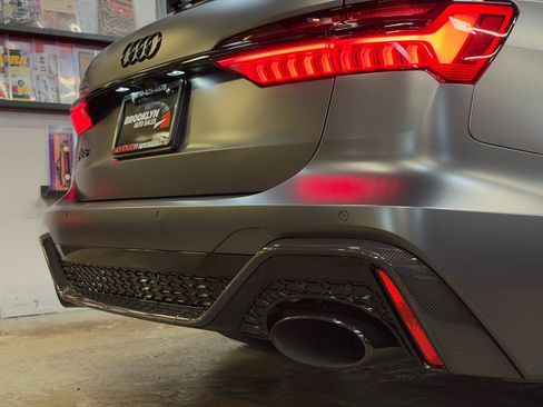 Used 2023 Audi RS 6 w/ Carbon Optic Package AWD/4WD image 41