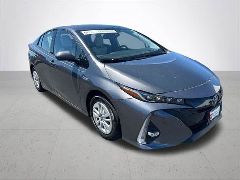 Certified 2018 Toyota Prius Prime Advanced FWD image 6