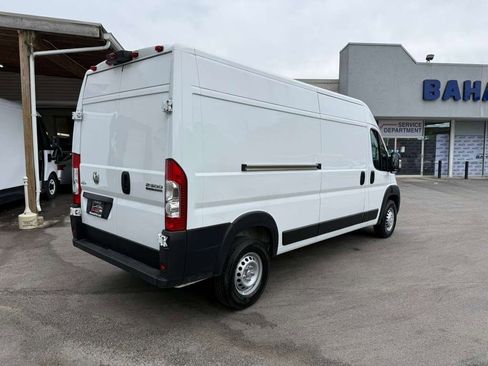 Used 2025 RAM ProMaster 2500 w/ Convenience Group FWD image 4