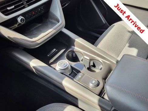 Used 2025 Ford Explorer Active image 9