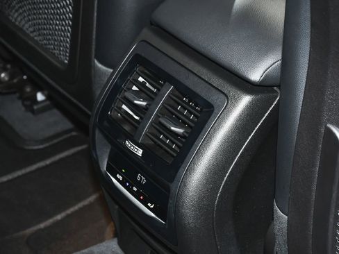 Used 2023 BMW X4 xDrive30i w/ M Sport Package AWD/4WD image 53