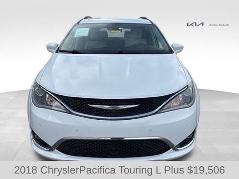 Used 2018 Chrysler Pacifica Touring-L Plus w/ Advanced Safetytec Group image 3