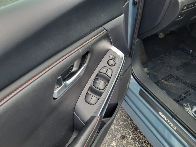 Used 2025 Nissan Sentra SR FWD image 15