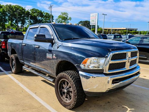 Used 2016 RAM 2500 Tradesman w/ Chrome Appearance Group image 2