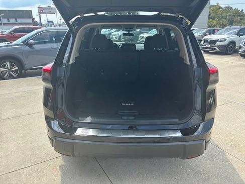 Used 2026 Nissan Rogue SV FWD image 8