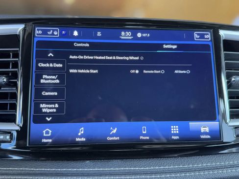 Used 2021 Chrysler Pacifica Touring w/ Uconnect Theater Family Group image 32