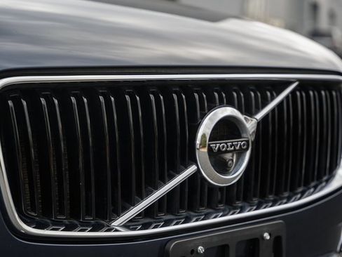 Used 2019 Volvo XC90 T6 Momentum w/ Advanced Package image 13