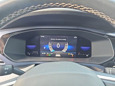 Certified 2023 Volkswagen Taos SE image 10