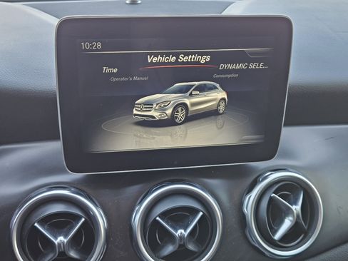 Used 2019 Mercedes-Benz GLA 250 image 17