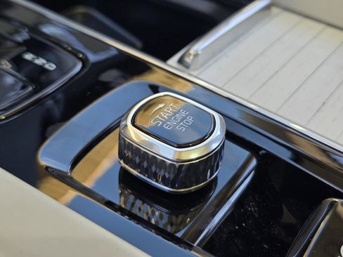 New 2026 Volvo XC60 T8 Ultra image 32