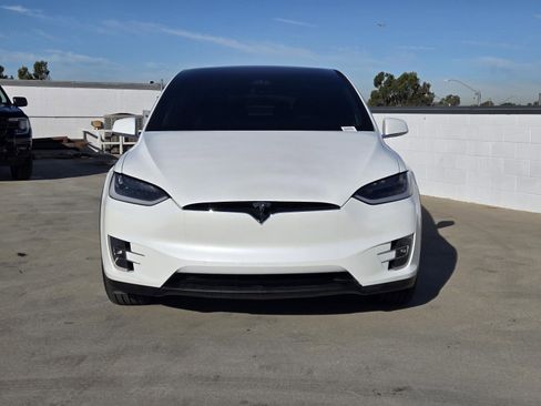 Used 2019 Tesla Model X Long Range image 3