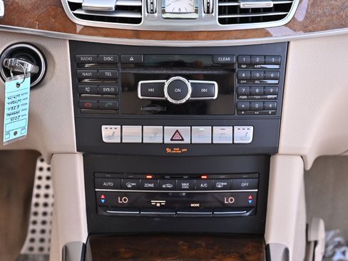 Used 2015 Mercedes-Benz E 350 4MATIC Wagon image 23