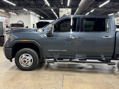 Used 2020 GMC Sierra 3500 Denali w/ Denali Ultimate Package image 7