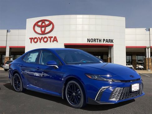 New 2026 Toyota Camry SE image 1