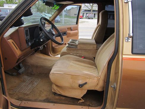 Used 1989 Chevrolet Silverado 3500 2WD Extended Cab image 8