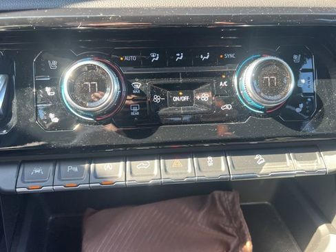 Used 2024 GMC Sierra 1500 AT4 w/ Technology Package image 49