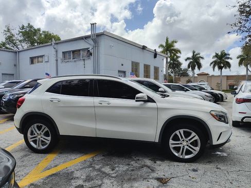 Used 2016 Mercedes-Benz GLA 250 w/ Driver Assistance Package image 11