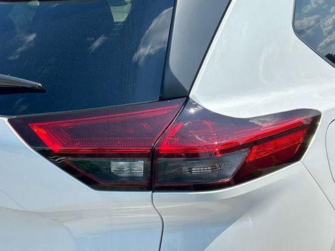New 2026 Nissan Rogue SV AWD/4WD image 10