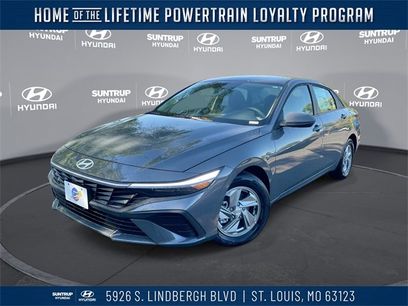 New 2025 Hyundai Elantra SE
