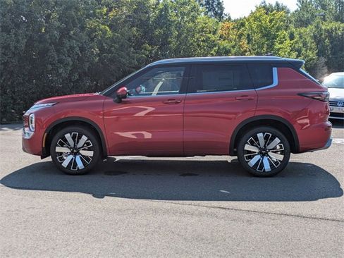 New 2025 Mitsubishi Outlander SEL image 6