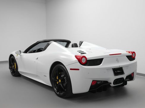 Certified 2015 Ferrari 458 Spider image 4