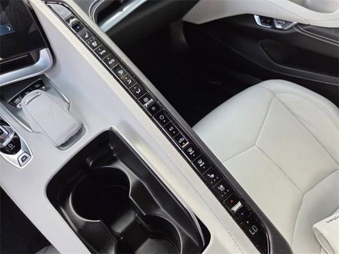 Used 2025 Chevrolet Corvette Stingray image 21