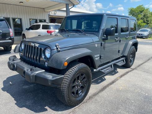 Used 2017 Jeep Wrangler Unlimited Sport w/ Quick Order Package 24S AWD/4WD image 2