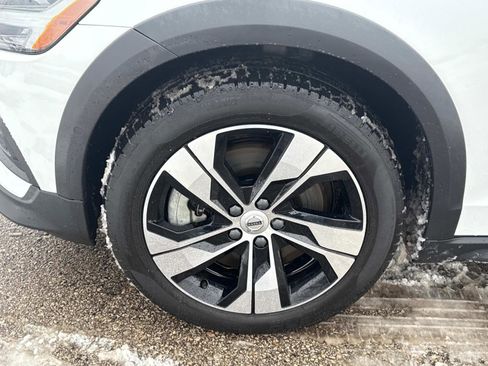 Certified 2024 Volvo V60 B5 Cross Country Plus image 10