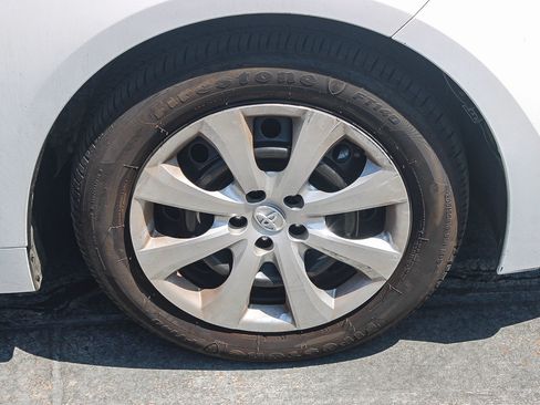 Used 2026 Toyota Corolla LE FWD image 17