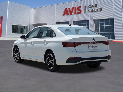 Used 2025 Volkswagen Jetta Sport FWD image 9