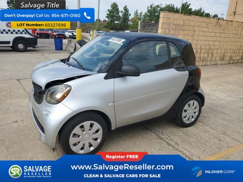 Used 2016 smart fortwo passion RWD image 1