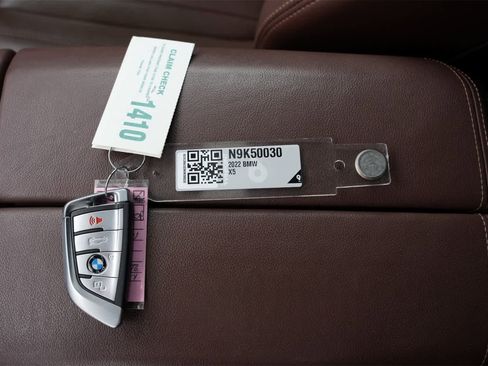 Used 2022 BMW X5 xDrive40i w/ Premium Package image 30