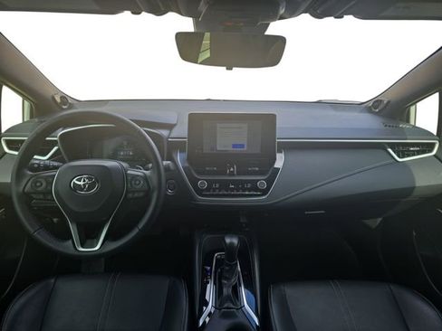 Certified 2025 Toyota Corolla XSE image 9