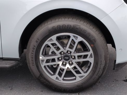 Certified 2025 Ford Expedition Max Active RWD image 11