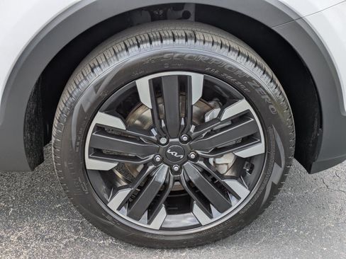 Certified 2024 Kia Telluride SX FWD image 8