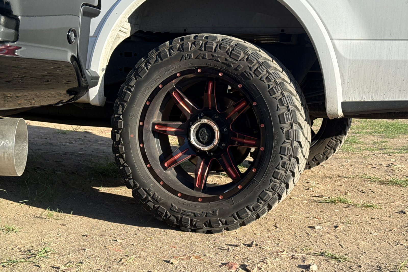 Used 2019 Ford F150 XLT w/ Equipment Group 302A Luxury AWD/4WD image 3