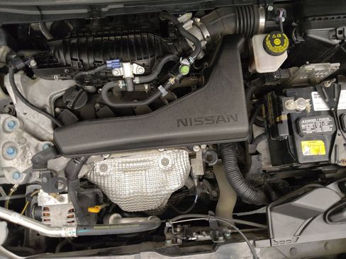 Used 2018 Nissan Rogue SV FWD image 30