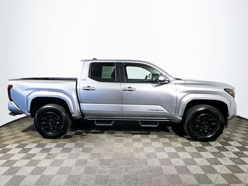 Certified 2025 Toyota Tacoma SR5 AWD/4WD image 8