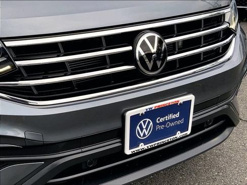 Used 2023 Volkswagen Tiguan SE w/ Panoramic Sunroof Package AWD/4WD image 30