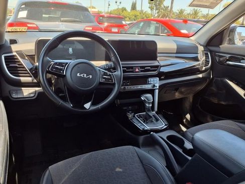 Used 2025 Kia Seltos S FWD image 20