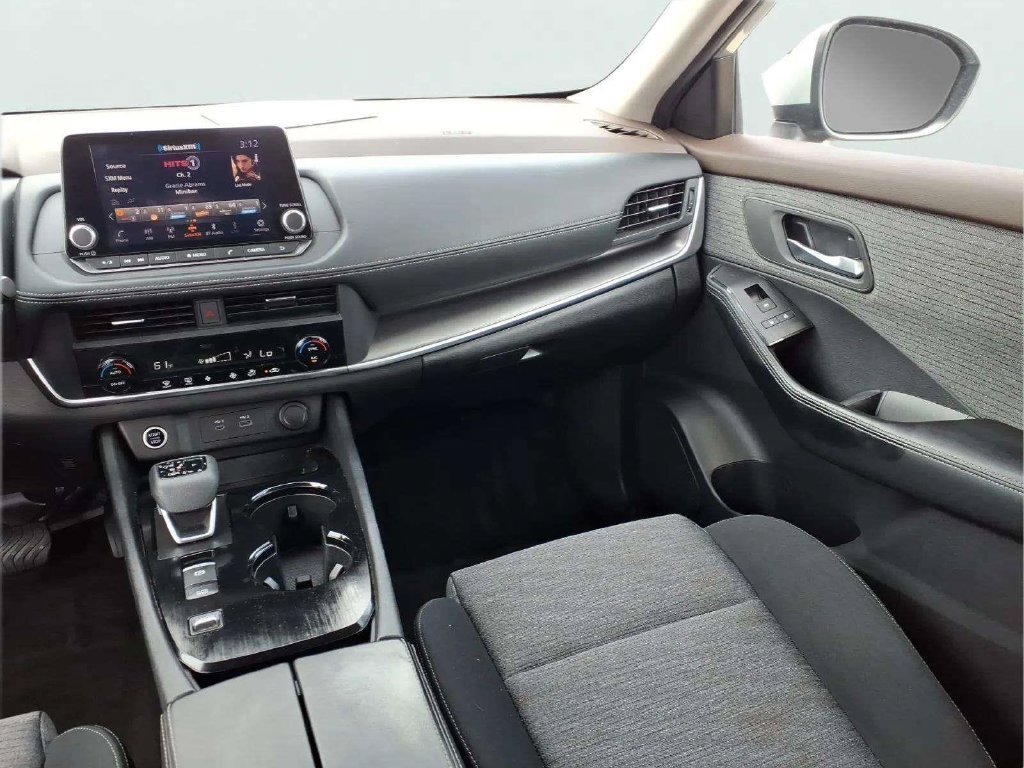 Used 2023 Nissan Rogue SV FWD image 12
