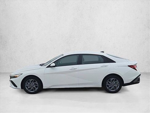 Used 2024 Hyundai Elantra SEL image 9