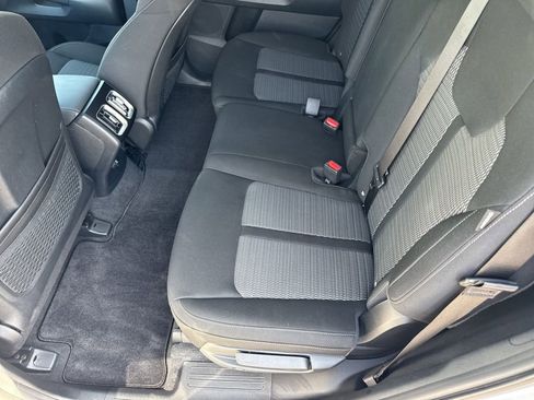 Used 2025 Kia Sorento LX FWD image 25